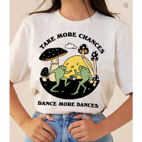 CAMISETA FEMININA TAKE MORE CHANCES DANCE MORE PROMOÇÃO