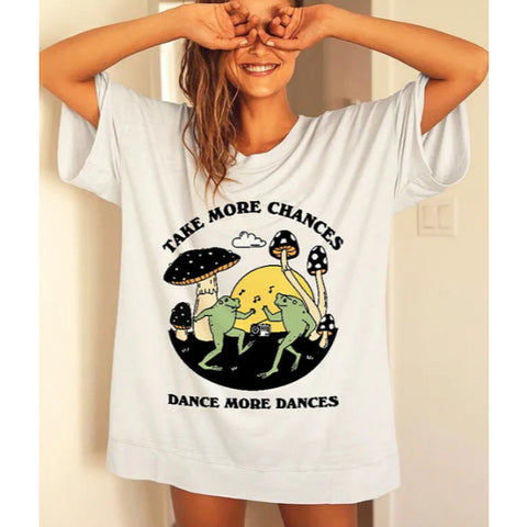 CAMISETA FEMININA TAKE MORE CHANCES DANCE MORE PROMOÇÃO